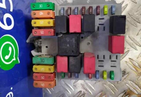 CAJA RELES / FUSIBLES 91107