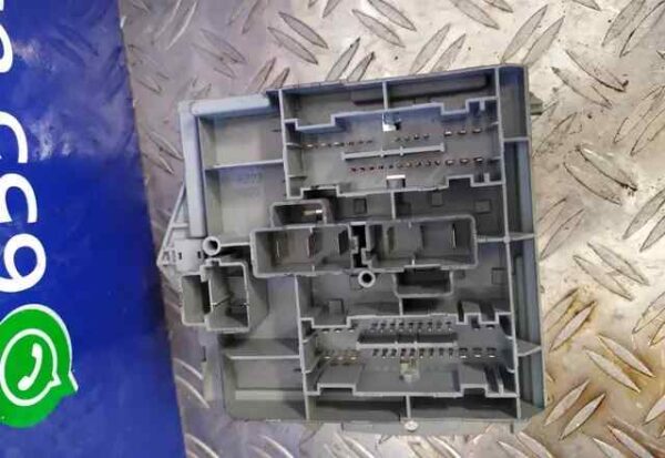 CAJA RELES / FUSIBLES 91107