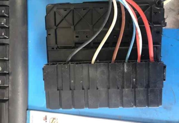 CAJA RELES / FUSIBLES 91423
