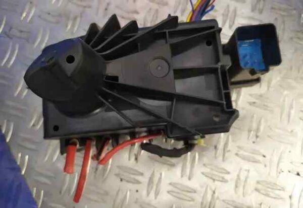CAJA RELES / FUSIBLES 91436