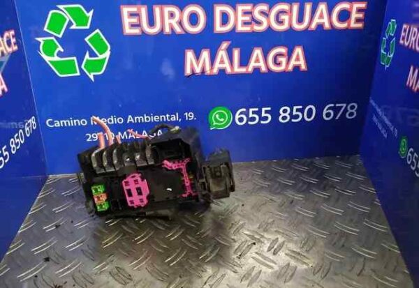 CAJA RELES / FUSIBLES 91436