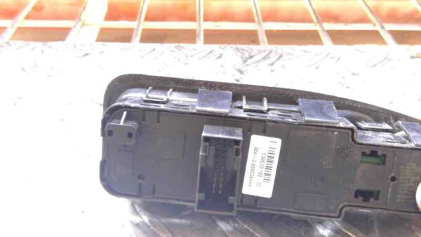 MANDO ELEVALUNAS DELANTERO IZQUIERDO 92187