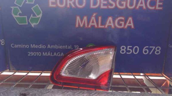PILOTO TRASERO DERECHO 92210