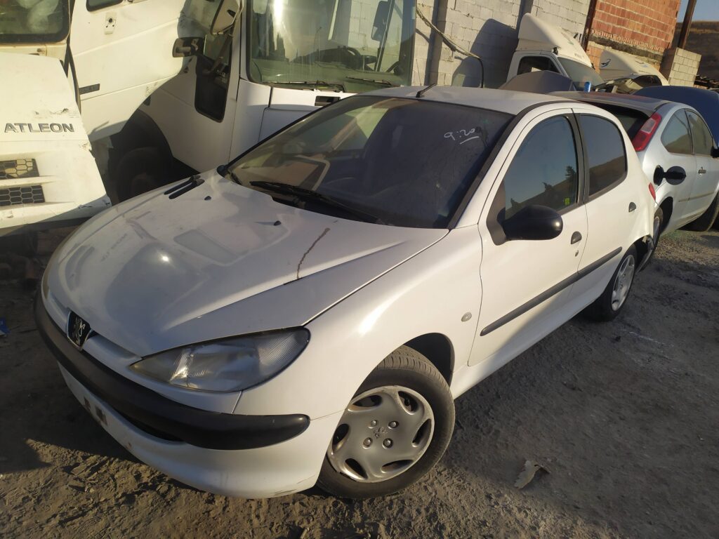PEUGEOT 206 BERLINA del 2002 6914BWY