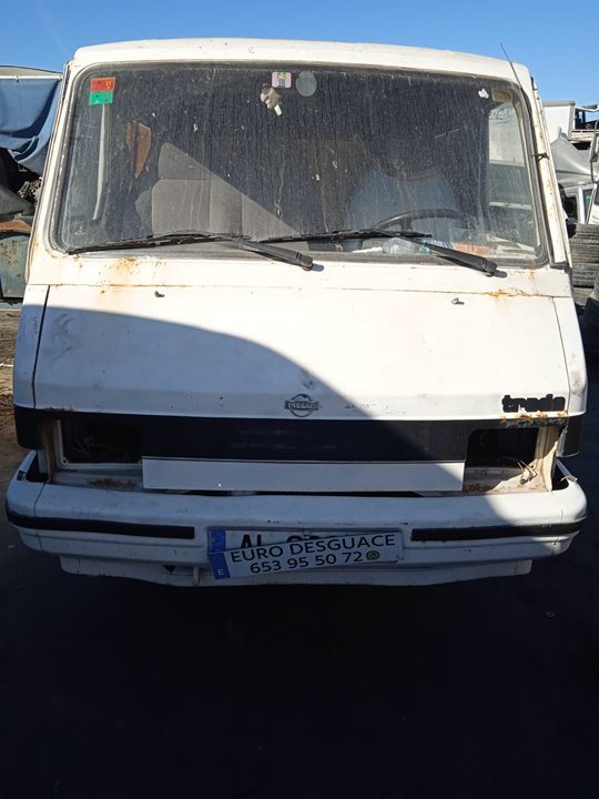 NISSAN TRADE del 1988 AL9924K