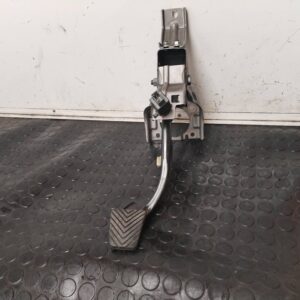 PEDAL EMBRAGUE 111852