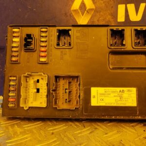 CAJA RELES / FUSIBLES 100060