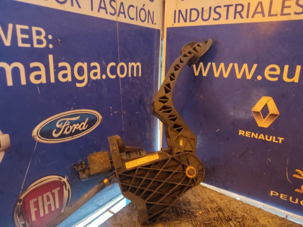 PEDAL EMBRAGUE 96372