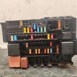 CAJA RELES / FUSIBLES 108515