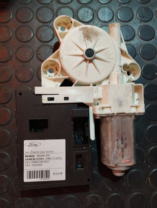 MOTOR ELEVALUNAS DELANTERO DERECHO 108089