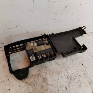 CAJA RELES / FUSIBLES 113871