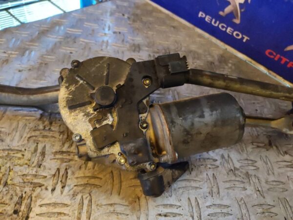 MOTOR LIMPIA DELANTERO 100303