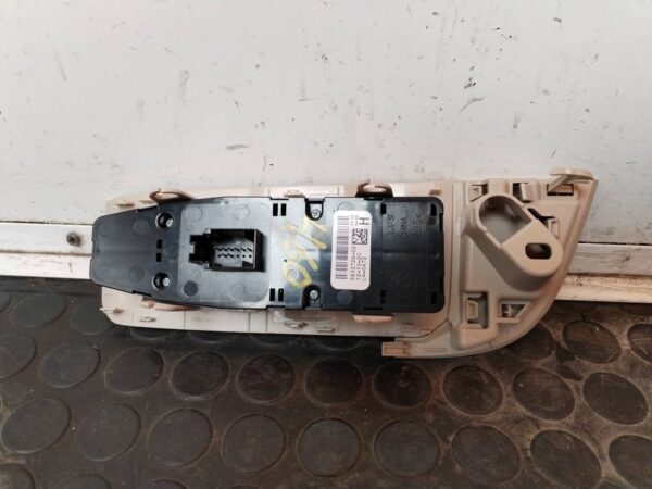 MANDO ELEVALUNAS DELANTERO IZQUIERDO 110855
