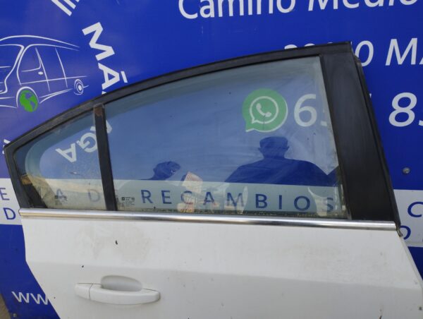 PUERTA TRASERA DERECHA 99671