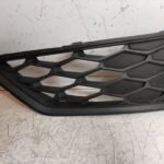 REJILLA PARAGOLPES IZQUIERDA 114617