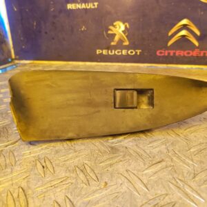 MANDO ELEVALUNAS DELANTERO DERECHO 101178