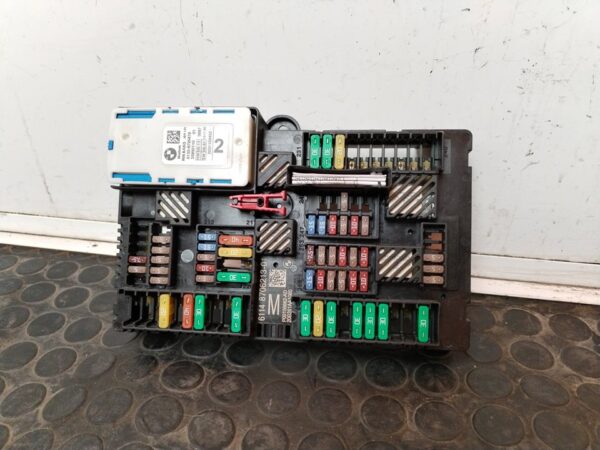 CAJA RELES / FUSIBLES 110845