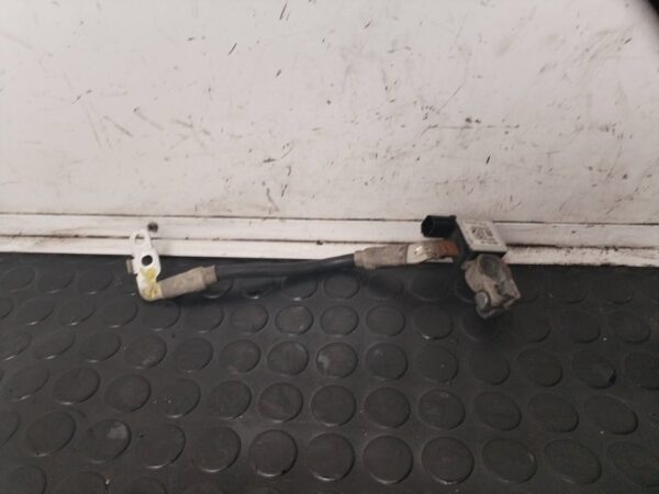 CAJA RELES / FUSIBLES 111906