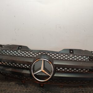 REJILLA DELANTERA 107679