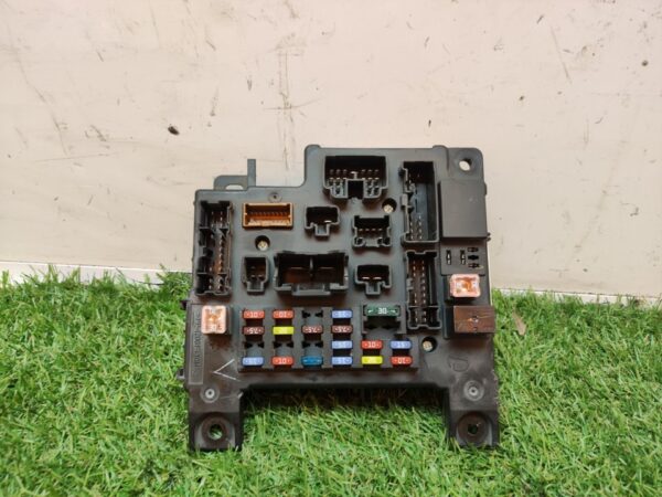 CAJA RELES / FUSIBLES 106862