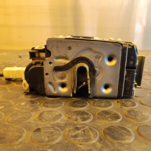 CERRADURA PUERTA DELANTERA IZQUIERDA 104469