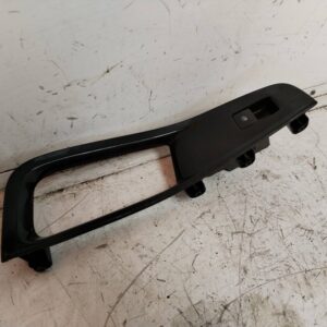 MANDO ELEVALUNAS TRASERO DERECHO 113889