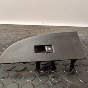 MANDO ELEVALUNAS DELANTERO DERECHO 105073