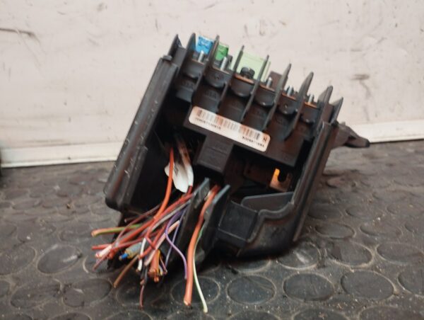 CAJA RELES / FUSIBLES 108175