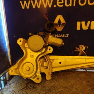 ELEVALUNAS DELANTERO DERECHO 101144