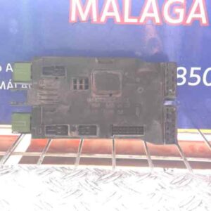 CAJA RELES / FUSIBLES 92207