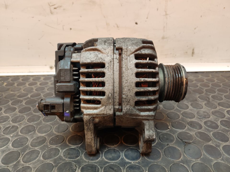 ALTERNADOR 106828