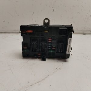 CAJA RELES / FUSIBLES 113605