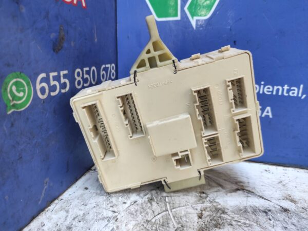 CAJA RELES / FUSIBLES 95819