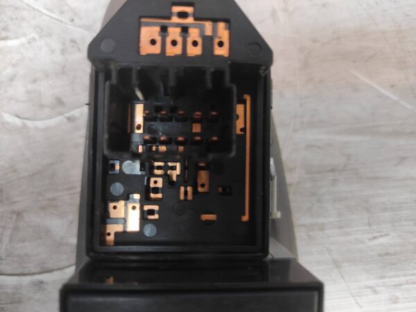 MANDO ELEVALUNAS DELANTERO IZQUIERDO 95844