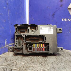 CAJA RELES / FUSIBLES 101302