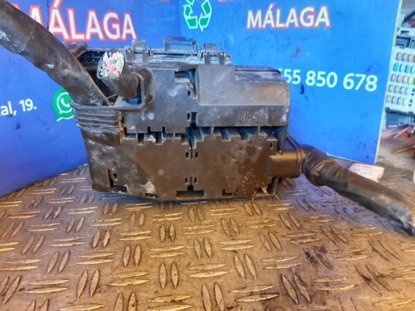 CAJA RELES / FUSIBLES 94278