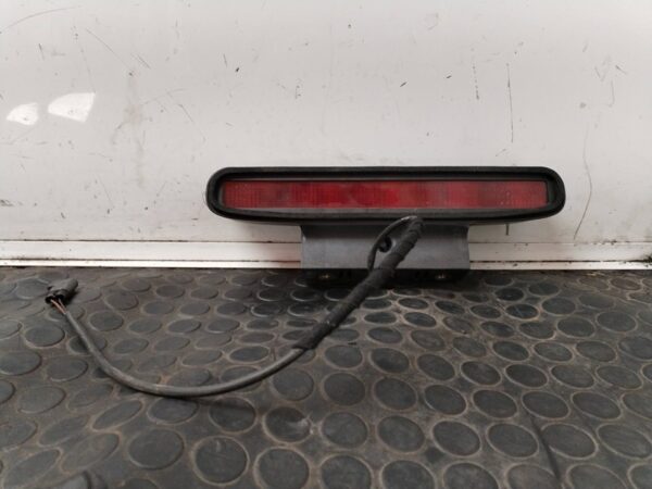 LUZ CENTRAL DE FRENO 111500