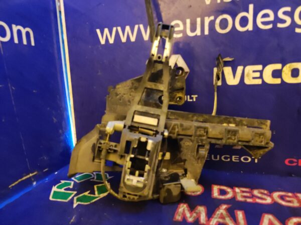 CERRADURA PUERTA TRASERA DERECHA 97622