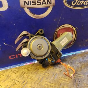 MOTOR ELEVALUNAS DELANTERO DERECHO 104114