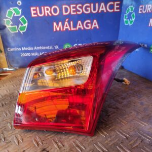 PILOTO TRASERO DERECHO 93665