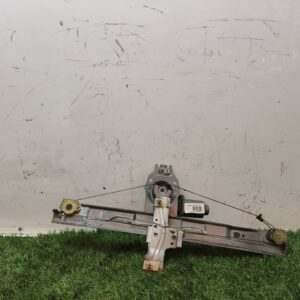 ELEVALUNAS DELANTERO DERECHO 106900