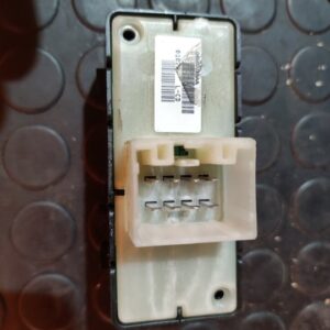 MANDO ELEVALUNAS DELANTERO IZQUIERDO 106590