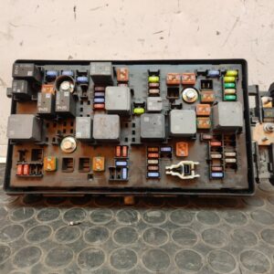 CAJA RELES / FUSIBLES 107589