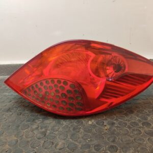 PILOTO TRASERO DERECHO 104795