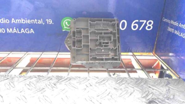 CAJA RELES / FUSIBLES 92202
