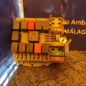 CAJA RELES / FUSIBLES 96722