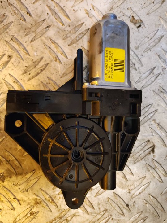 MOTOR ELEVALUNAS DELANTERO IZQUIERDO 100160
