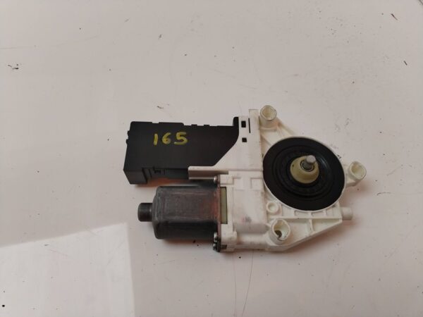 MOTOR ELEVALUNAS DELANTERO DERECHO 113436