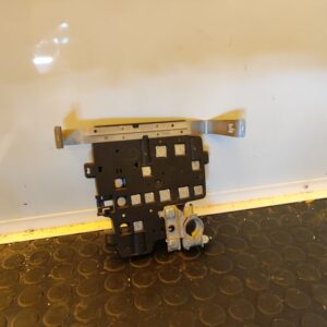 CAJA RELES / FUSIBLES 104722