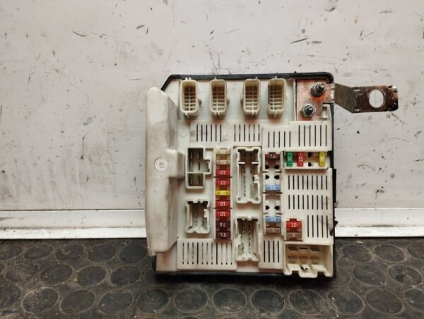 CAJA RELES / FUSIBLES 108963